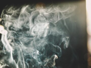 Smoke Signals: Reddit Users Concerned By Health Risks Of Vaping
