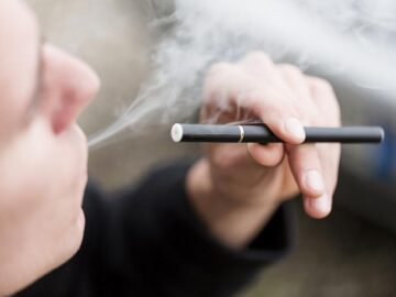 'We're Battling Addiction': Christchurch Mum Campaigning For Youth Vaping Crackdown