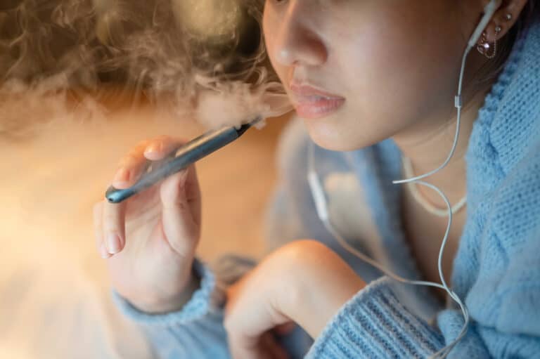 Vaping Danger: Doctor Says Current Users May Suffer In Coming Decades