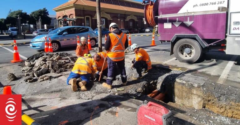 Burst pipe leaves part of Wellington CBD without water