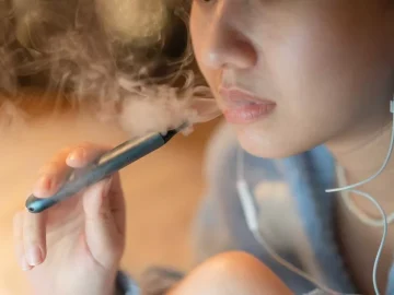 10 Popular Travel Destinations That Have Outlawed Vaping
