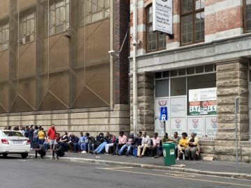 Capetonians take advantage of extended Home Affairs hours for other business