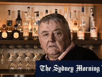 Pub baron, disgraced NRL chief front Roger Rogersons memorial
