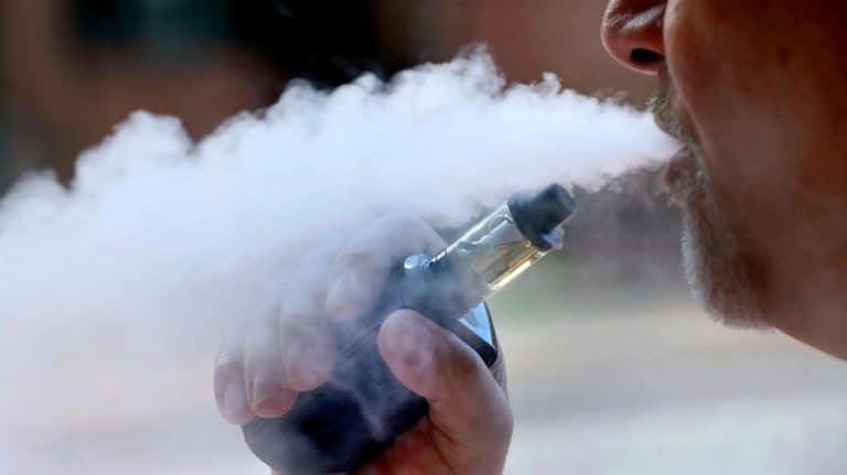 Smoking E-Cigarettes A Possible Strategy In Quittingtobacco Cigarettes, Study Suggests