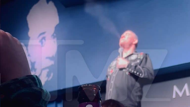 Comedian David Koechner Vapes Marijuana On Stage In Maryland