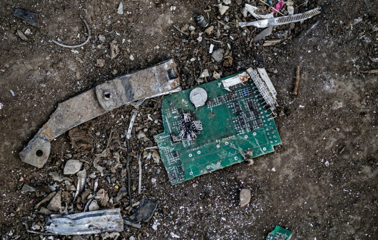 Vapings Dirty Secret: Its Contribution To The UKs Growing E-Waste Problem