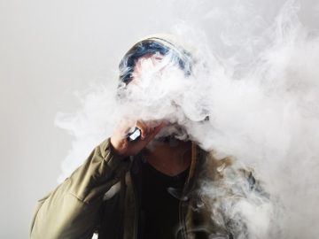 Understanding Vaping Behavior Through Digital Cohort Approach
