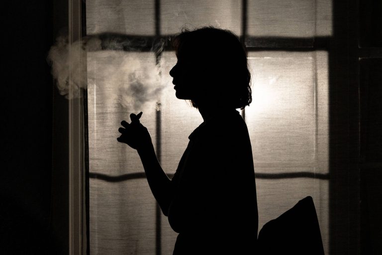 Alarm As Steep Rise In Youth Vaping Overtakes Smoking – Neos Kosmos