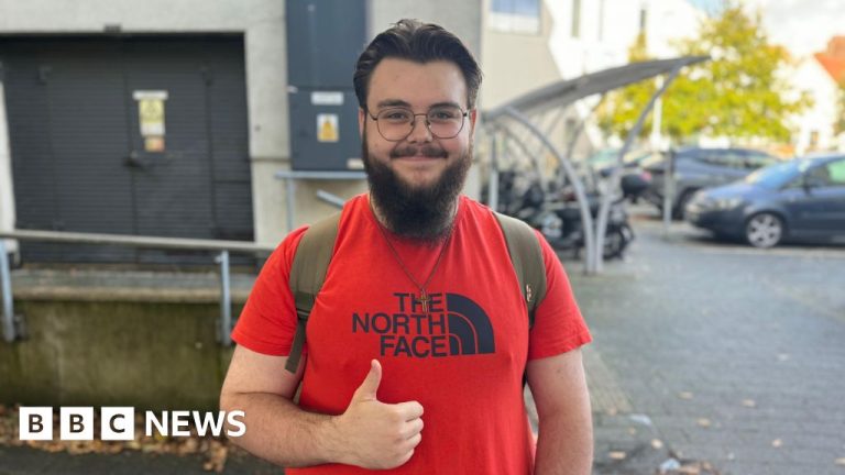 Charity Talks To Suffolk Students About Harm Of Disposable Vapes
