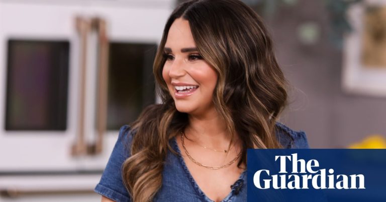 YouTuber Rosanna Pansino Smokes Cannabis Grown From Her Fathers Ashes