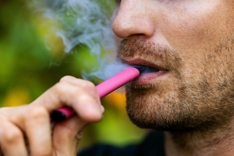 One In 20 Adults In England Smoke And Vape Study