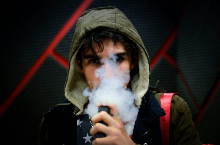 Todays Tech: E-Cigarettes Damage Environment