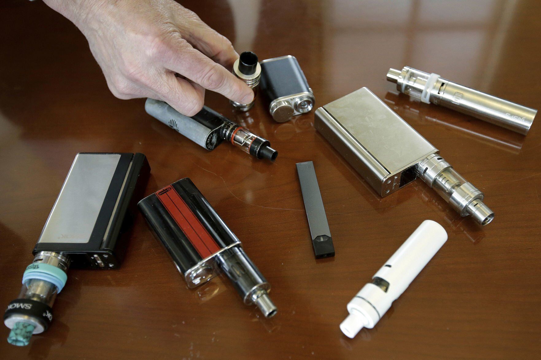 Iowa Vape Product Ban Temporarily Halted by Judge 5 Vaping Devices Confiscated