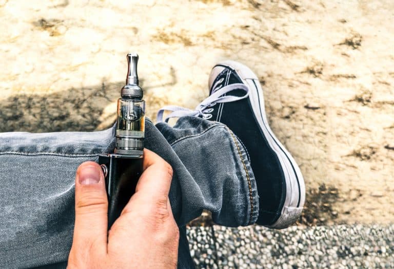 Anti-Smoking Lobby Slates SnapChat Over Illegal Vape Dealers – DutchNews.nl